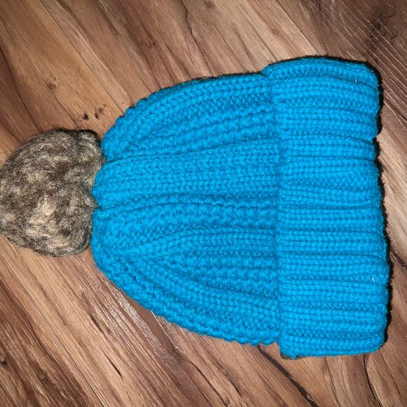 Trendy Blue Fuzzy Lined Fur Pom Winter C.C  Exclusives Beanie One Size - Picture 2 of 7